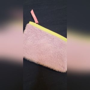 🏷 Fuzzy ipsy Bag